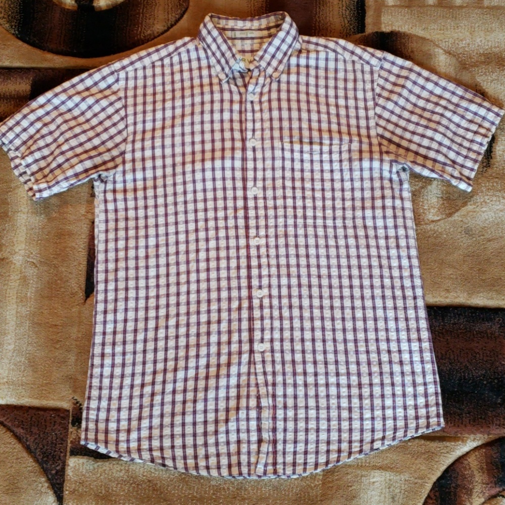 Button down WRINKLE FREE collars shirt